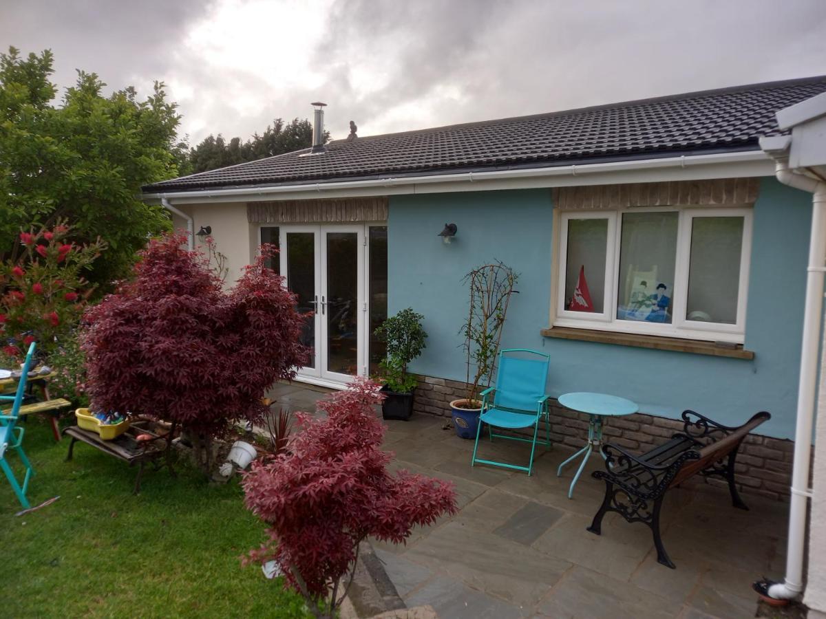 Appartamento No 9 Manor Way Carmarthen Esterno foto