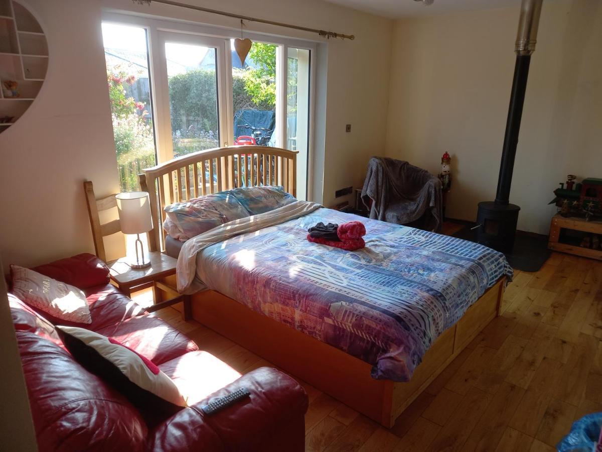 Appartamento No 9 Manor Way Carmarthen Esterno foto