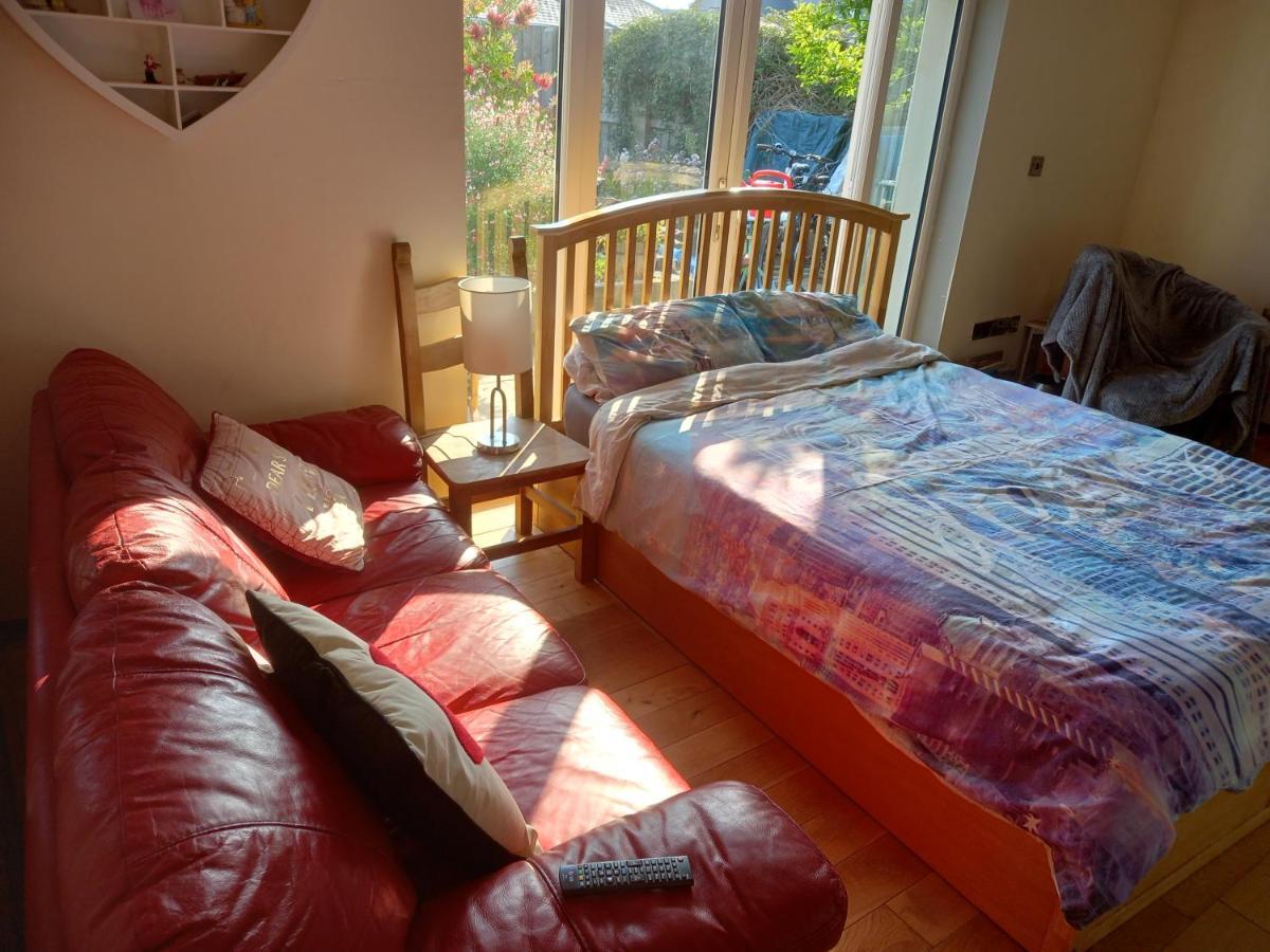 Appartamento No 9 Manor Way Carmarthen Esterno foto